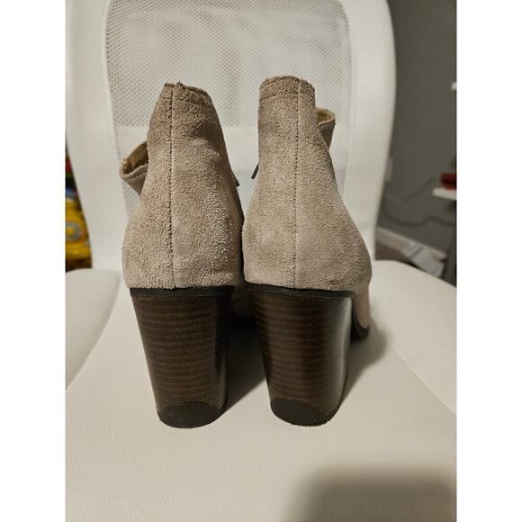 Kenneth Cole Reaction Mightiest Taupe Suede Bootie size 9 - Picture 7 of 9